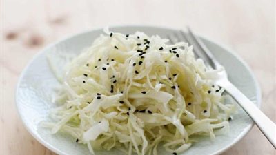 طريقة إعداد «سلطة الملفوف بالثوم»