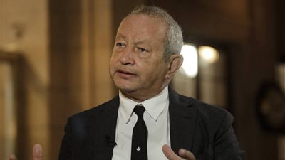 اليوم.. الحكم في دعوى ساويرس ضد رئيس «المصريين الأحرار»