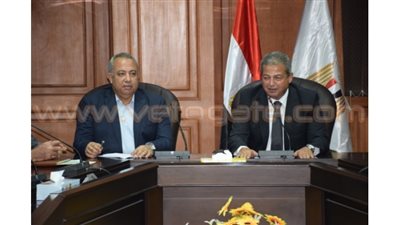 وزير الرياضة يبحث مع محافظ الشرقية تطوير المنشآت الرياضية