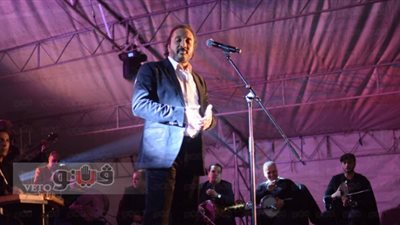 بالصور.. علي الحجار يتألق في أولى حفلات عيد الحب بـ«مدينتي»
