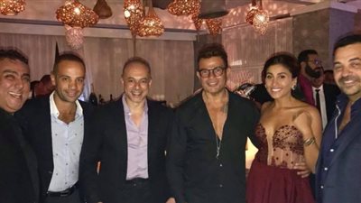 صورة عمرو دياب ودينا الشربيني تثير ضجة على السوشيال ميديا