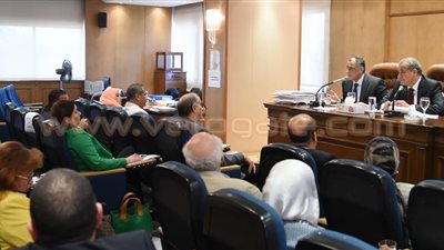 «اقتصادية النواب» تناقش نزيف شركات القطاع العام .. أشرف الشرقاوي يعترف: قطاعا النسيج والصلب الأكثر تعثرا.. تلقيت أورقا لتأسيس مصنع «جينز».. ونائب يتهم وزير النقل الأسبق بتدمير 