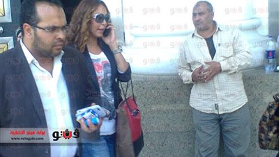 بالصور.. الفنانة سهام جلال تغادر النيابة بعد سماع أقوالها في واقعة السرقة