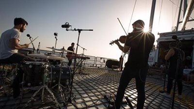 بالفيديو.. «مشروع ليلي» تفاجئ جمهورها بكليب «فليكن الشمس تجمعنا»