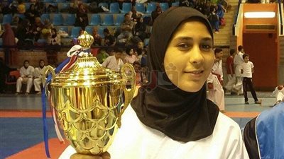 بطلة الكاراتيه «إيمان أيوب»: الأندية الكبرى لا تتبنى المواهب.. وحجابي «مش أزمة»