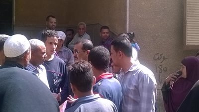 وكيل «قوى عاملة سوهاج» يتابع تسجيل بيانات العمالة غير المنتظمة (صور)