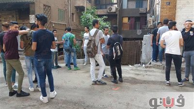 بالصور.. طلاب الدبلومات الفنية يتوافدون على مدرسة طلعت حرب