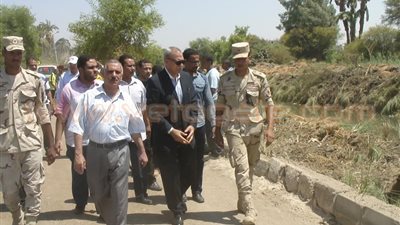 بالصور.. رفع 42 طن مخلفات بقنا ضمن مبادرة «حلوة يا بلدي»