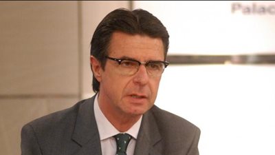 وزير الصناعة الإسباني يعلن استقالته بعد فضيحة «وثائق بنما»