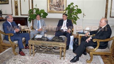 بالصور..رئيس الوزراء يكلف بإنشاء دار ضيافة لأطفال مرضى السرطان