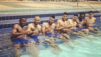لاعبو المصري بحمام السباحة استعدادًا لإيفياني بالكونفدرالية