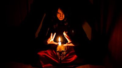 نيابة إمبابة تأمر بحبس عصابة الشيخة خديجة المغربية