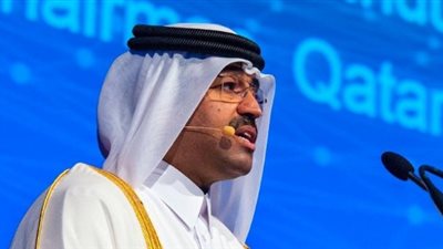 قطر ترى فوائد في تمديد تخفيضات النفط حتى الربع الأول من 2018