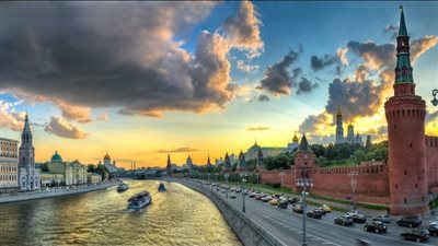 الكرملين: على أمريكا إبداء إرادة لتحسين العلاقات مع روسيا