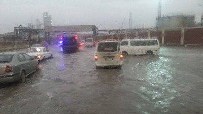 الأمطار والسيول تضرب مصر.. منخفض السودان الموسمي وراء الموجة.. سيناء والصعيد والبحر الأحمر الأكثر تضررا.. متابعة نشرات «الأرصاد الجوية» والقيادة بهدوء أبرز النصائح.. وتحسن الطقس يبدأ السبت