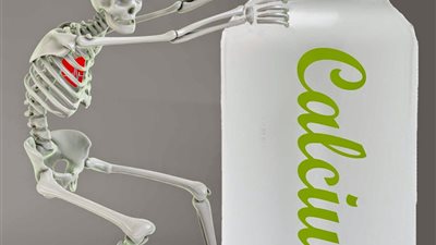 أخصائي تغذية يكشف مخاطر تناول أقراص الكالسيوم