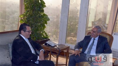 وزير الصناعة يبحث زيادة التبادل التجاري مع سفير كازاخستان