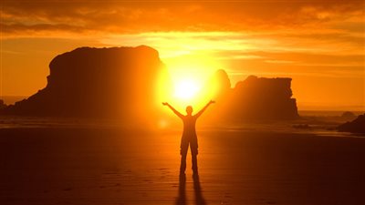 الشمس أرخص وصفة لعلاج المرضى وأشعتها سلاح ذو حدين «تقرير»