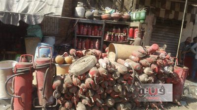 بالصور.. ضبط عامل بحوزته طفايات حريق مجهولة المصدر في بولاق أبو العلا