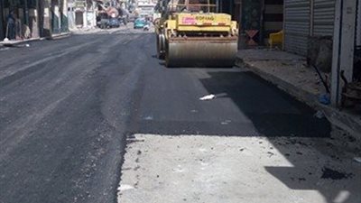 بالصور.. مساعد محافظ بورسعيد تتفقد أعمال رصف شوارع المناخ