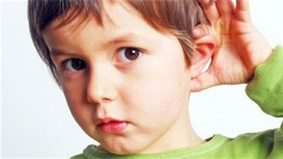 4 عوامل تؤدي إلى إصابة طفلك بضعف السمع