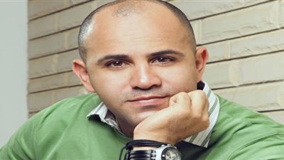 عزيز الشافعي ضيف «مصنع الأغاني» على «نجوم إف.إم» البريد الوارد x