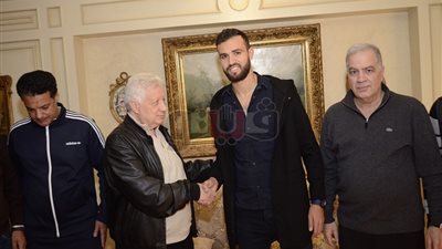 رسميا..حمدي النقاز يوقع للزمالك ٣ مواسم ونصف الموسم (صور)