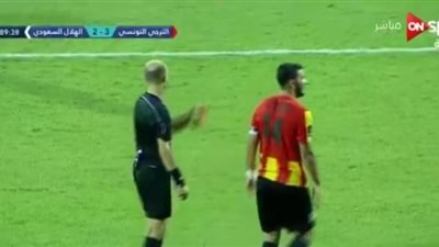 إلغاء طرد لاعب الترجي أمام الهلال بالبطولة العربية