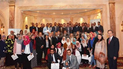 بالصور.. وزير التخطيط يشارك في حفل «تنمية مهارات القيادة»