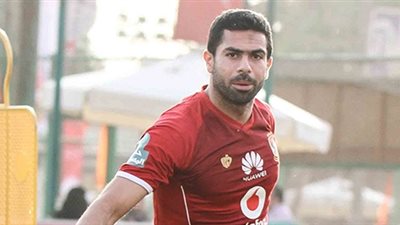 الأهلي يسمح لأحمد فتحي بأداء العمرة قبل رحلة الجابون