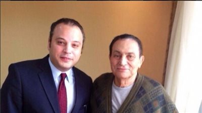 تامر عبد المنعم: ظروف «مبارك» الصحية لا تسمح له بأداء العمرة