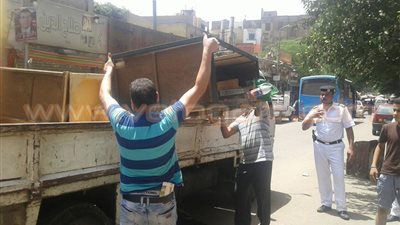 بالصور.. حملة لإزالة الإشغالات أمام مستشفى الدمرداش