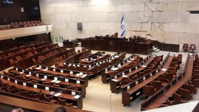 الكنيست يواصل قراراته المتخبطة.. «قانون التسوية» يثير غضب العالم.. باحث في الشئون الإسرائيلية: نتنياهو يغطي على سوءاته.. والخطوة تحصيل حاصل لإرضاء الأحزاب الدينية في تل أبيب