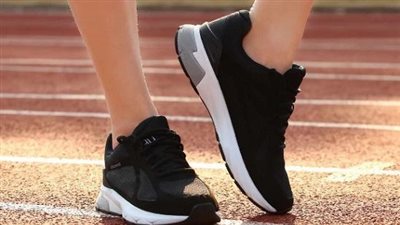 بالصور.. موضة الملابس الذكية تغزو العالم.. جوجل تنتج جاكيت يجيب على المكالمات.. شركة صينية تصنع قميصا بتكنولوجيا النانو.. حذاء برقاقة إنتل لحساب السرعات الحرارية.. وبنطال يشحن الهاتف