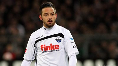 نجم الكرة دينيز ناكي.. سلسلة من الاعتداءات بسبب الأكراد