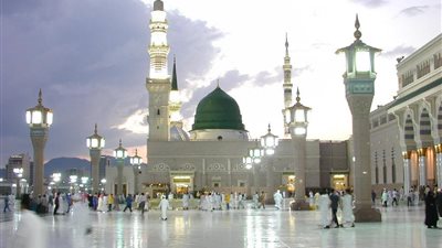 شاهد.. خناقة بين شابين تتسبب في مقتل أحدهما بالمدينة المنورة