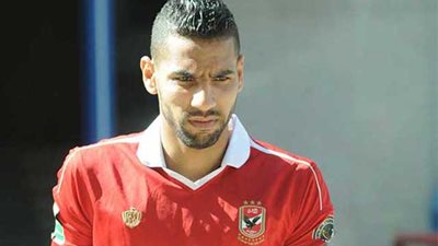 مؤمن زكريا ينهي أزمة التأشيرة ويلحق بالأهلي في الإمارات