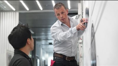 كيا تستعين بالبلجيكى بيير ليكليرك لتصميم السيارات بالشركة