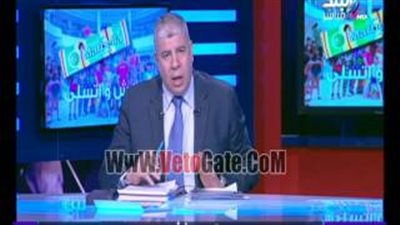 بالفيديو.. «شوبير» ينفعل على الهواء بسبب «المصورين»