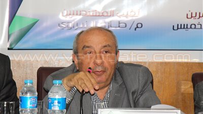 بالصور.. خبراء الغزل والنسيج يضعون روشتة لإنقاذ الصناعة.. «حماد عبدالله»: القطاع يمثل العمود الفقري للاقتصاد المصري.. «النبراوي»: لابد من وقف استيراد الأقمشة للوزارات والاعتماد على