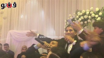 بالفيديو.. وصلة رقص لـ«أحمد شيبة» في زفاف نجله على أنغام «بونبوناية»