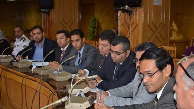 محافظ الإسماعيلية يستقبل أعضاء لجنة متابعة المشروعات بمجلس الوزراء