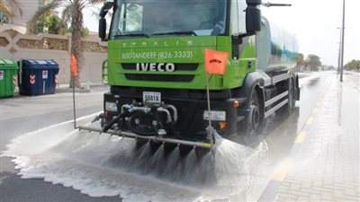 «نظافة الجيزة»: استخدام سيارات غسل الشوارع في الطرق الترابية فقط