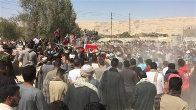 الآلاف يشيعون جثمان شهيد سوهاج في العملية «سيناء 2018» (صور)