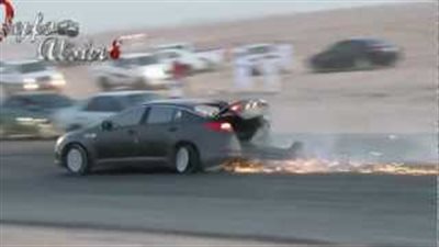 بالفيديو.. اشتعال النيران بسيارة «كيا»