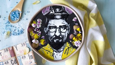 بالفيديو والصور.. امرأة تصمم أشكالا فنية صالحة للأكل