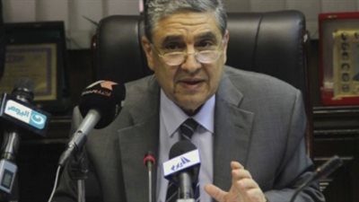 مستثمرو العاشر:وزيرالكهرباء وعد بحل مشكلة انقطاع التيار عن المصانع
