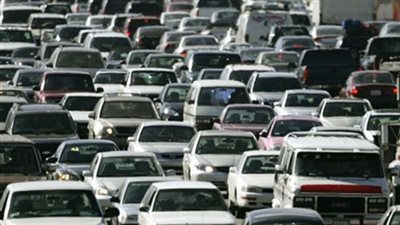 بالفيديو.. كثافة مرورية عالية على غالبية طرق ومحاور القاهرة