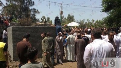 نجل القارئ محمد عبد الوهاب يوضح سبب دفن والده في منزله بالدقهلية