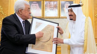 بالصور.. ملك السعوية يبحث مع «أبومازن» مستجدات قضية فلسطين